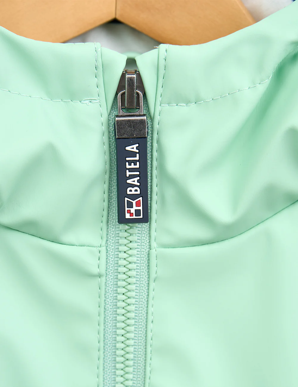 C3142_Bird-Egg-Green-02_1296x