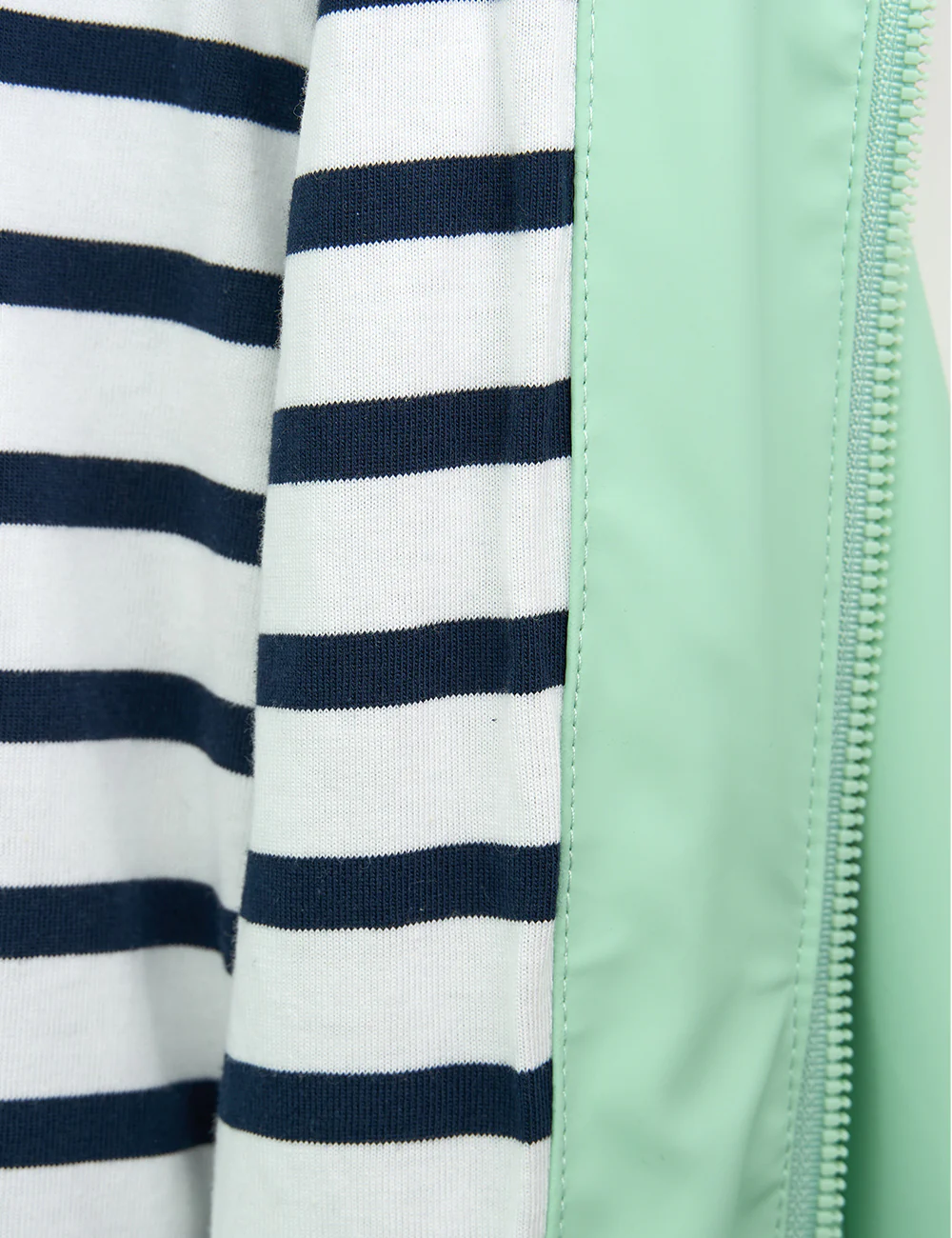 C3142_Bird-Egg-Green-03_1296x